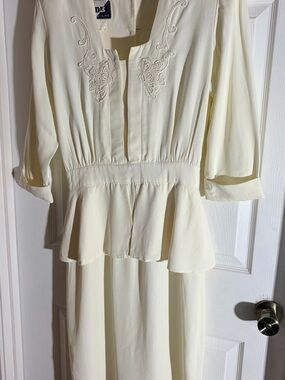 Vintage DB Designs Ivory Formal Structured Peplum Waist Dress Size 10